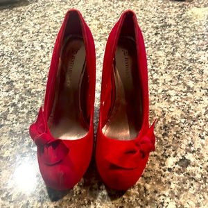 Red Pumps